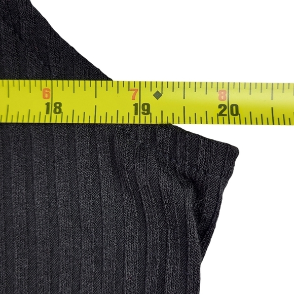 Torrid Top Size 2 2X Super Soft Ribbed Knit Mix Ruffled Flutter Sleeve Black New - Picture 13 of 15